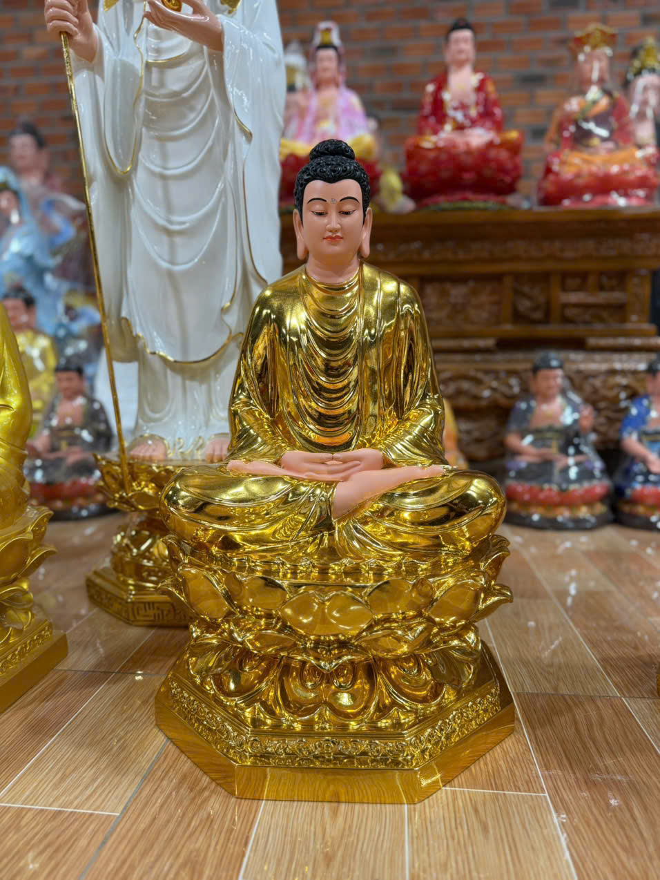 Tôn Tượng Bổn Sư, cao 65cm, dát vàng